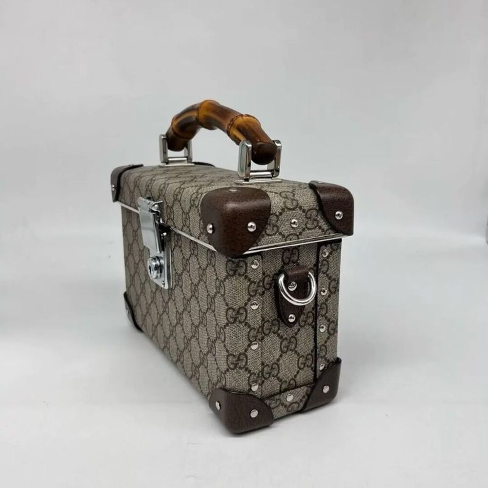 Gucci Women Pre-Loved Bag Very Good Condition - Picture 2 of 9